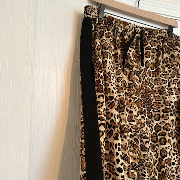 LULAROE Jax size 3X in a leopard ombré print - Picture 5 of 7